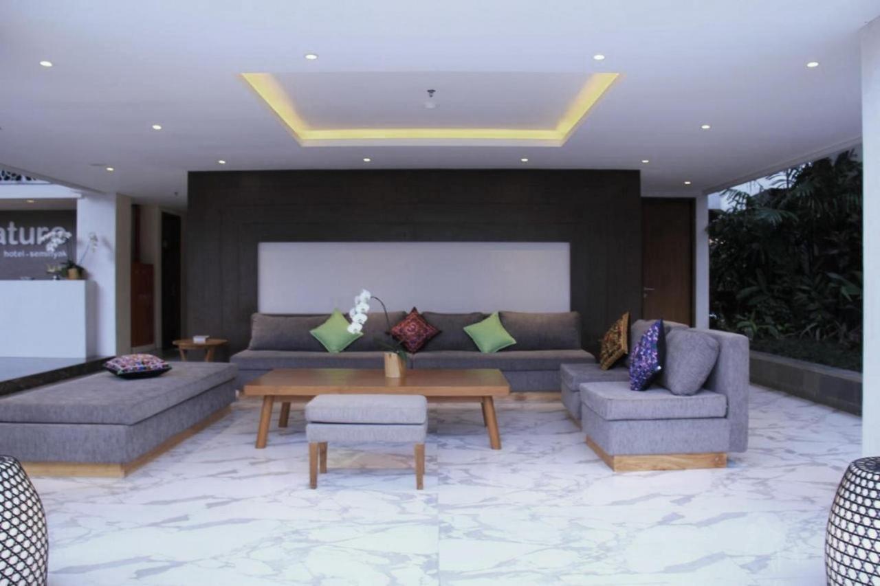 Signature 3*