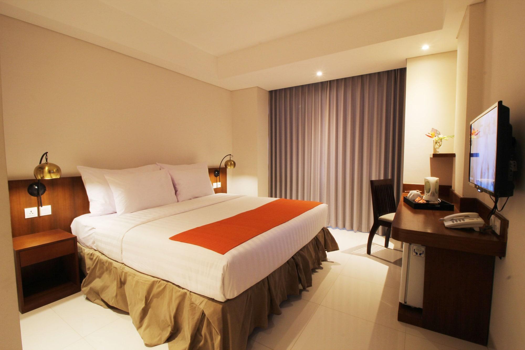 Signature Hotel 3*