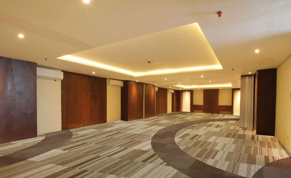 Signature Hotel 3*