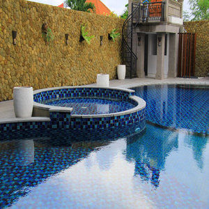 Signature Hotel 3*