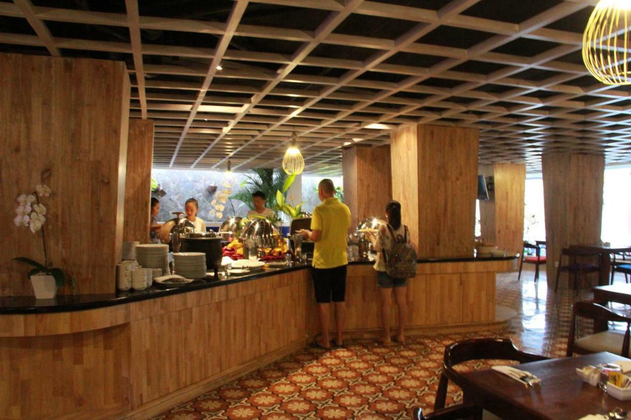 Signature Hotel Seminyak (Bali)