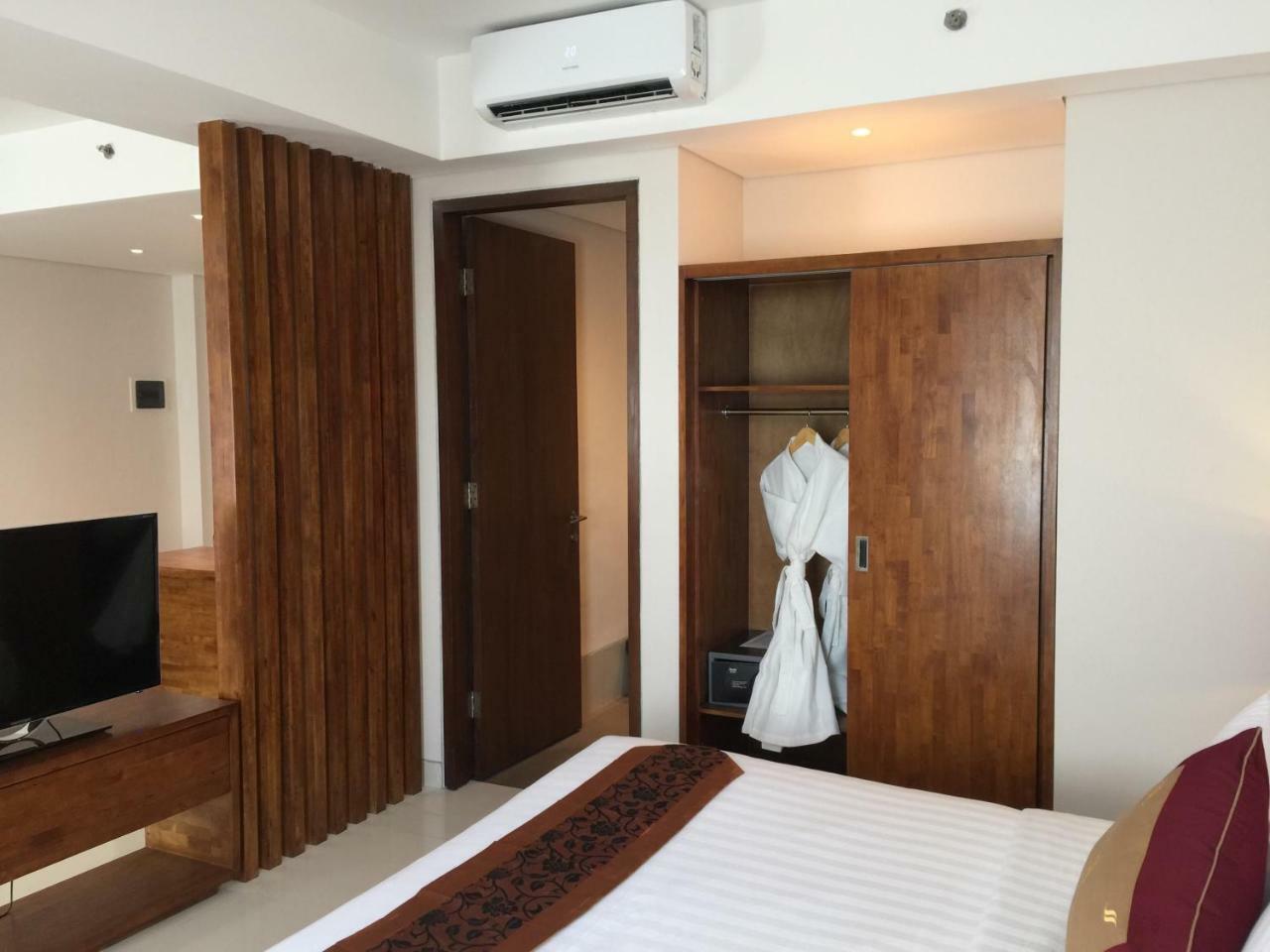 Signature Hotel 3*